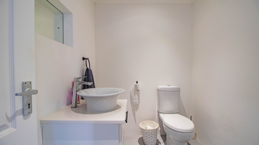 3 Bedroom Property for Sale in Britannia Beach Estate Western Cape